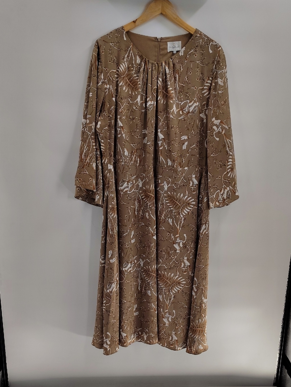 Dainty Jewells Dress Size 2X Brown Wooded Theme w/Birds Satin